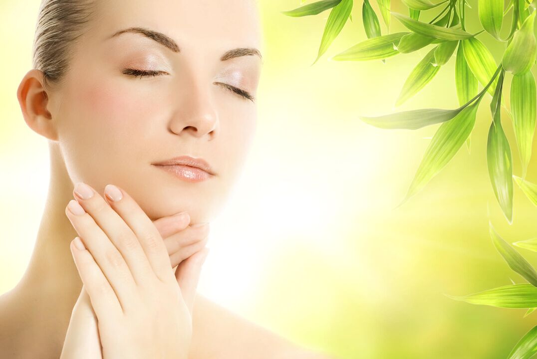 masaj al pielii faciale cu ulei pentru intinerire