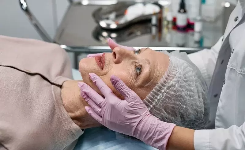 proceduri cosmetice pentru întinerirea feței